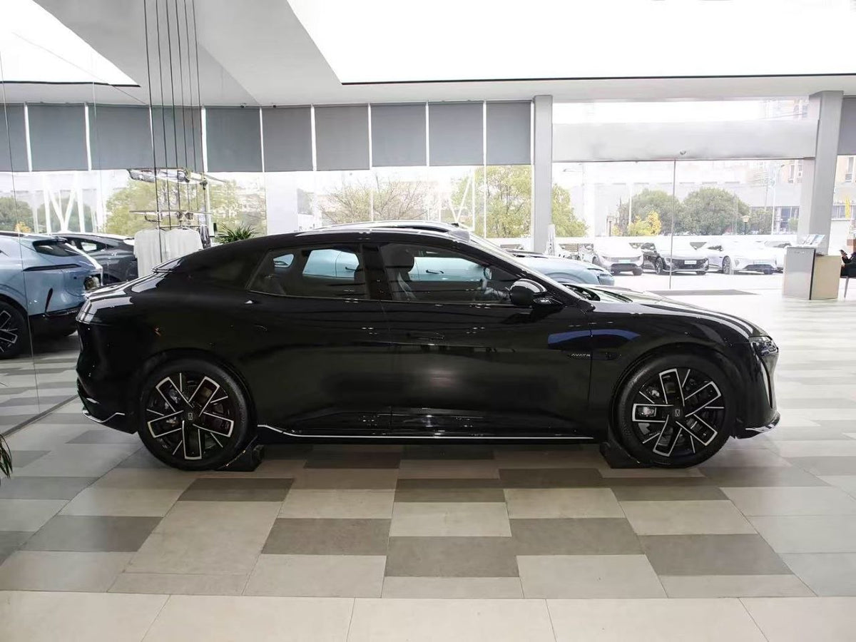 2025 AVATR 06 EV Elite
