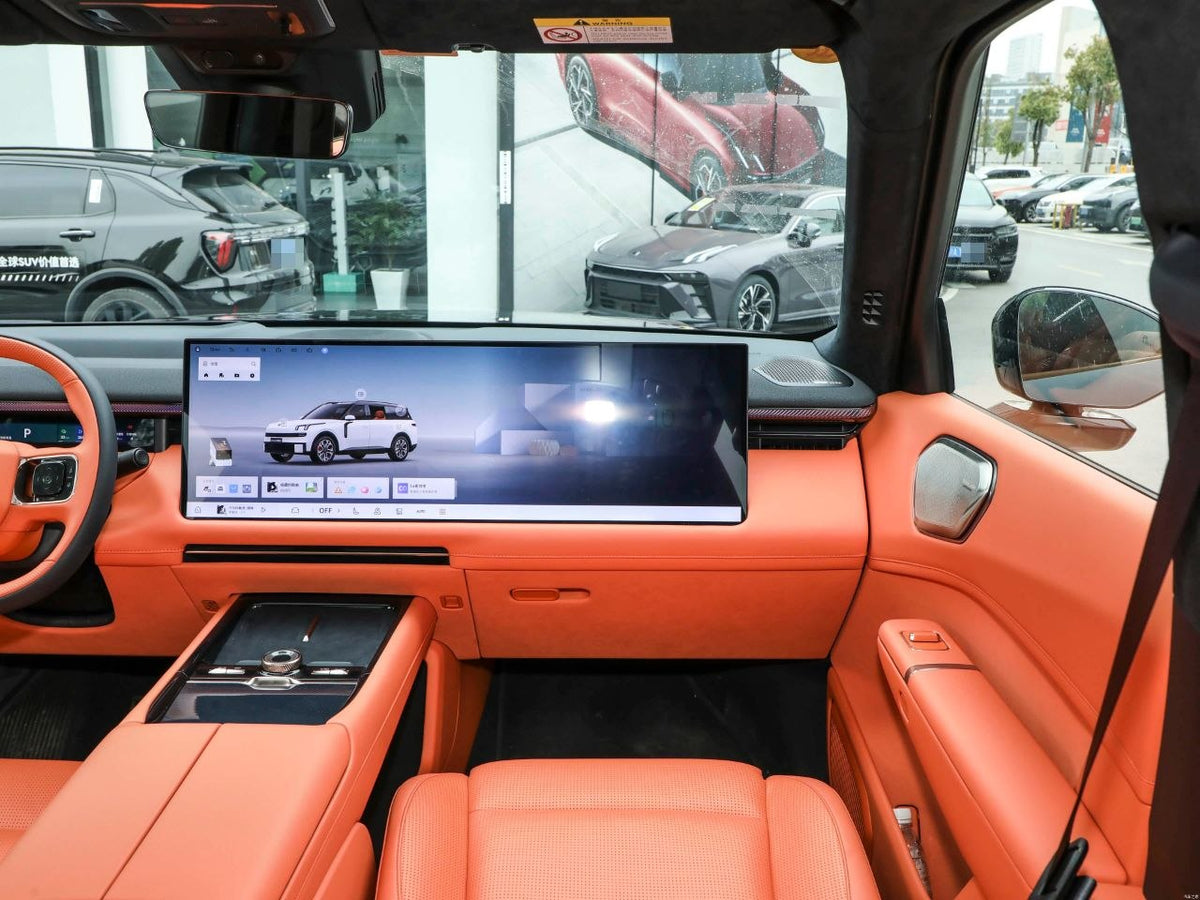 2025 Lynk & Co 900 1.5T EM-P Ultra 6-Seater | Silver