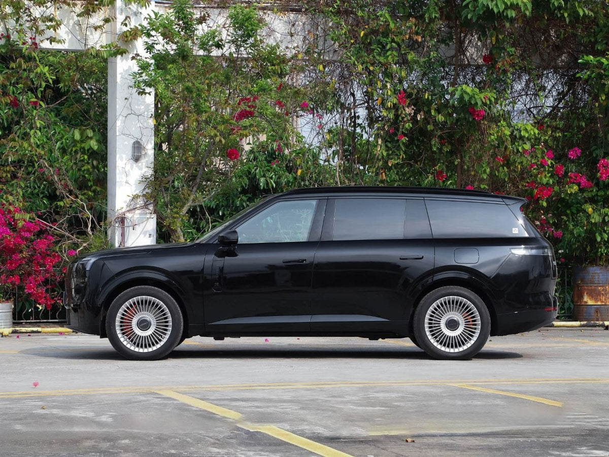 2025 Lynk & Co 900 2.0T EM-P Ultra 6-Seater