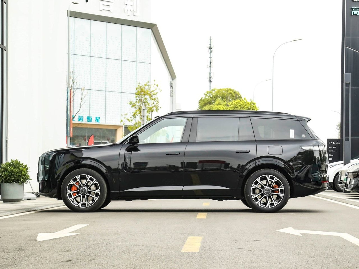 2025 Lynk & Co 900 1.5T EM-P Ultra 6-Seater | Black