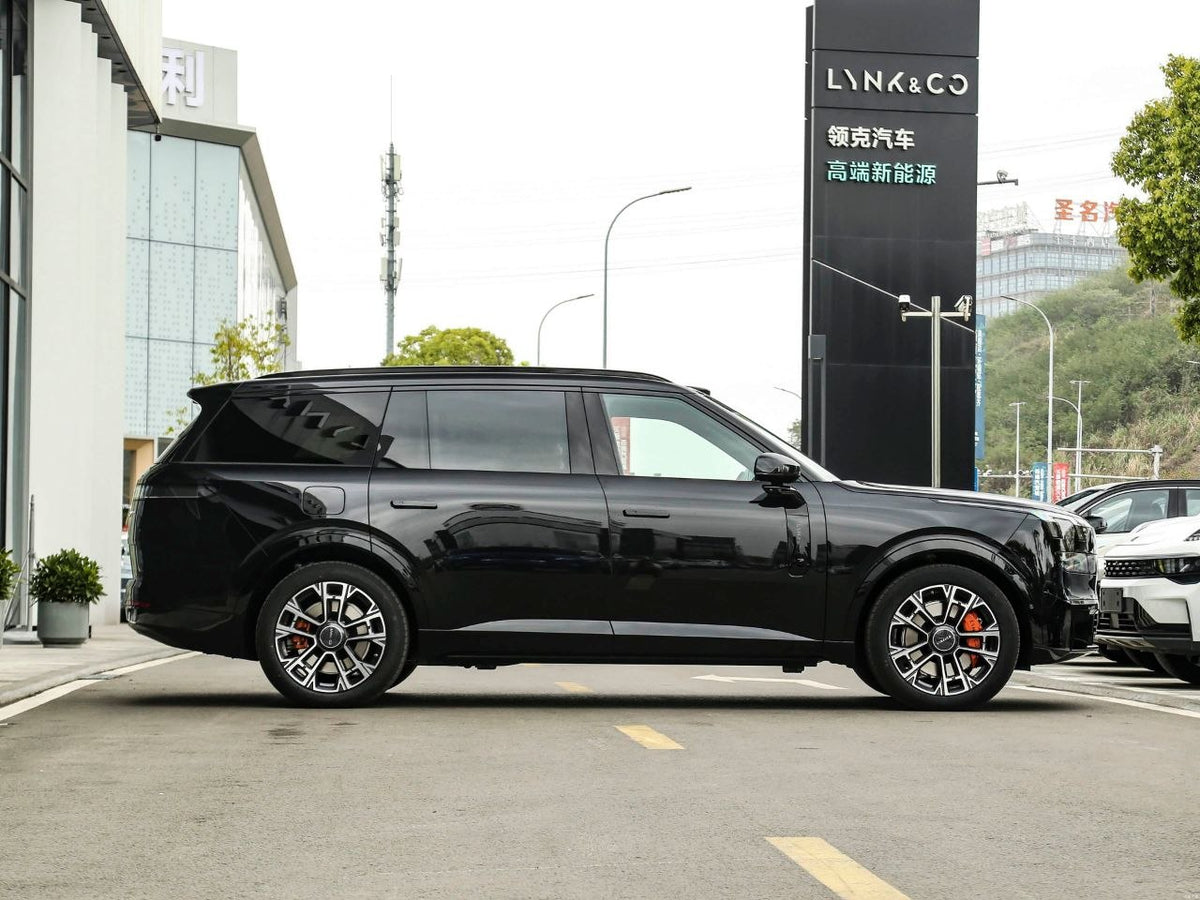 2025 Lynk & Co 900 1.5T EM-P Ultra 6-Seater | Black