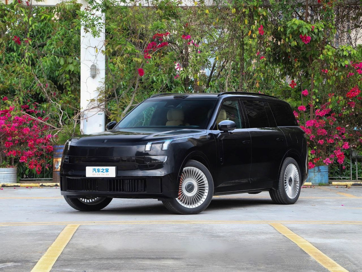 2025 Lynk & Co 900 2.0T EM-P Ultra 6-Seater
