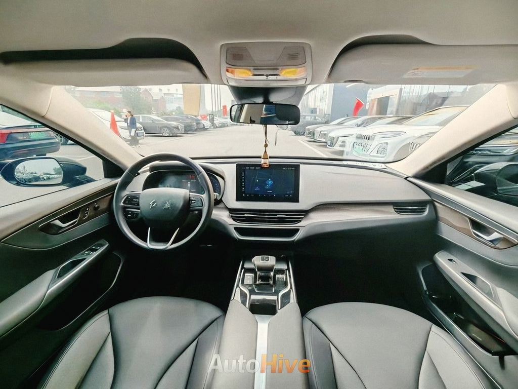 2021 Hongqi E-QM5 Charging Enjoy Edition
