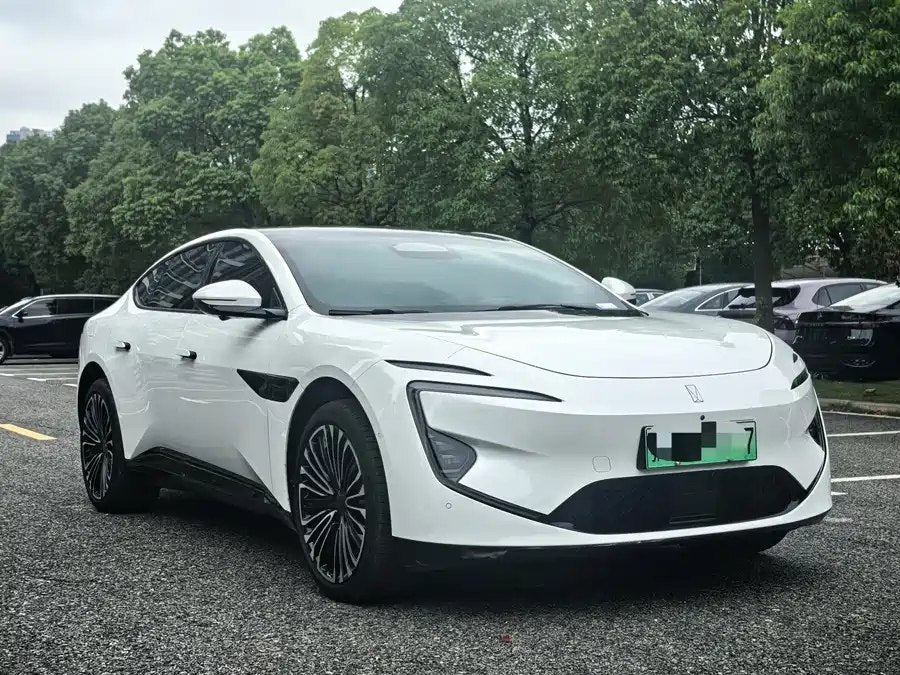 2025 Avatr 12 Ultra | Pure Electric AWD Luxury Sedan