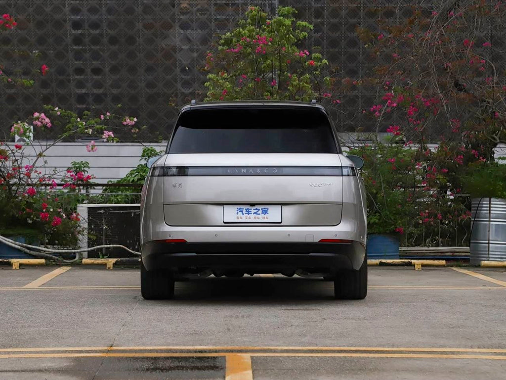 2025 Lynk & Co 900 1.5T EM-P Ultra 6-Seater | Silver