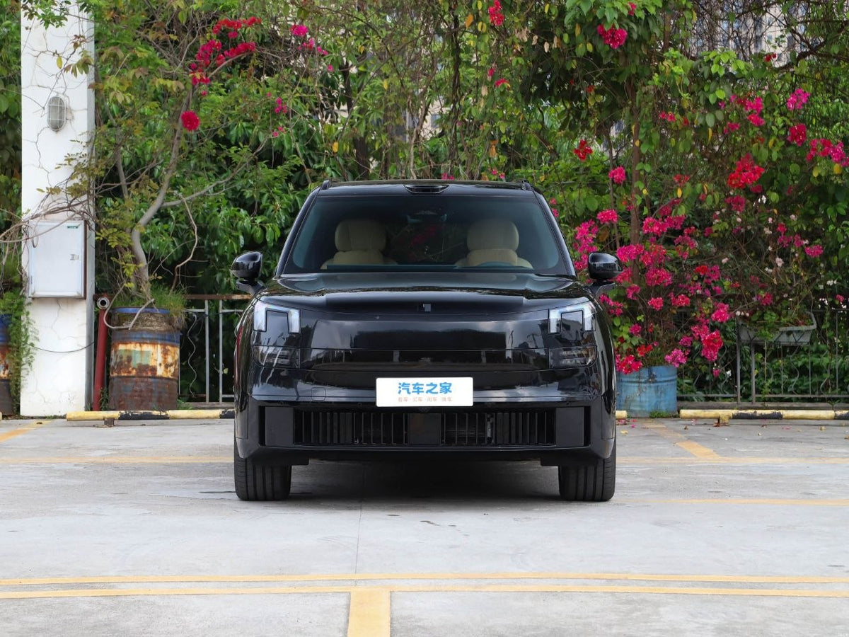 2025 Lynk & Co 900 2.0T EM-P Ultra 6-Seater