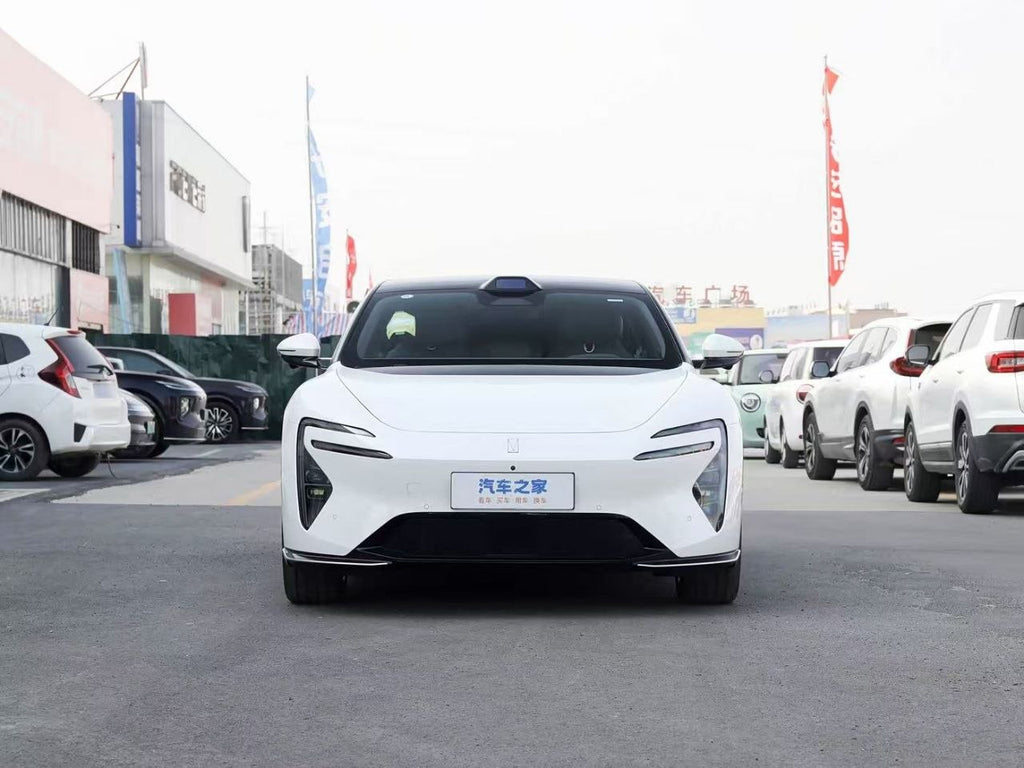 2025 AVATR 06 EV Elite | White / White & Purple | Unit 1