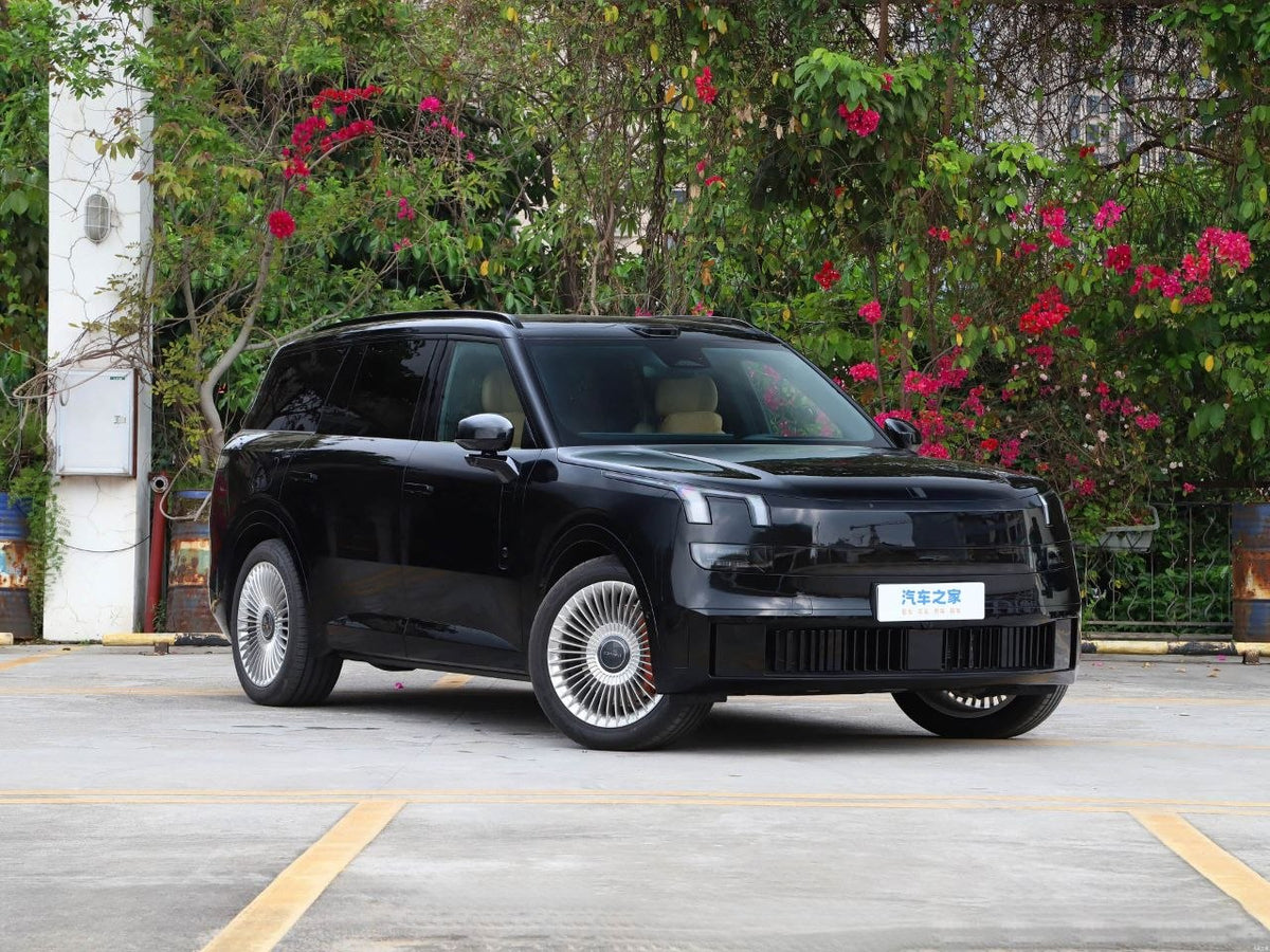 2025 Lynk & Co 900 2.0T EM-P Ultra 6-Seater