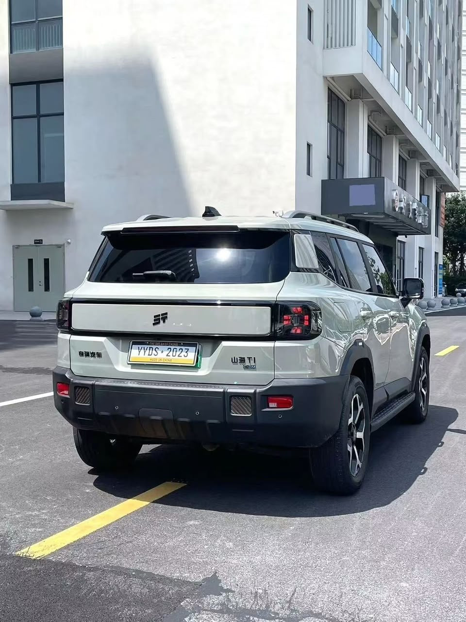 2024 Jetour T1 C-DM 1.5T 150KM PHEV | Glacier White