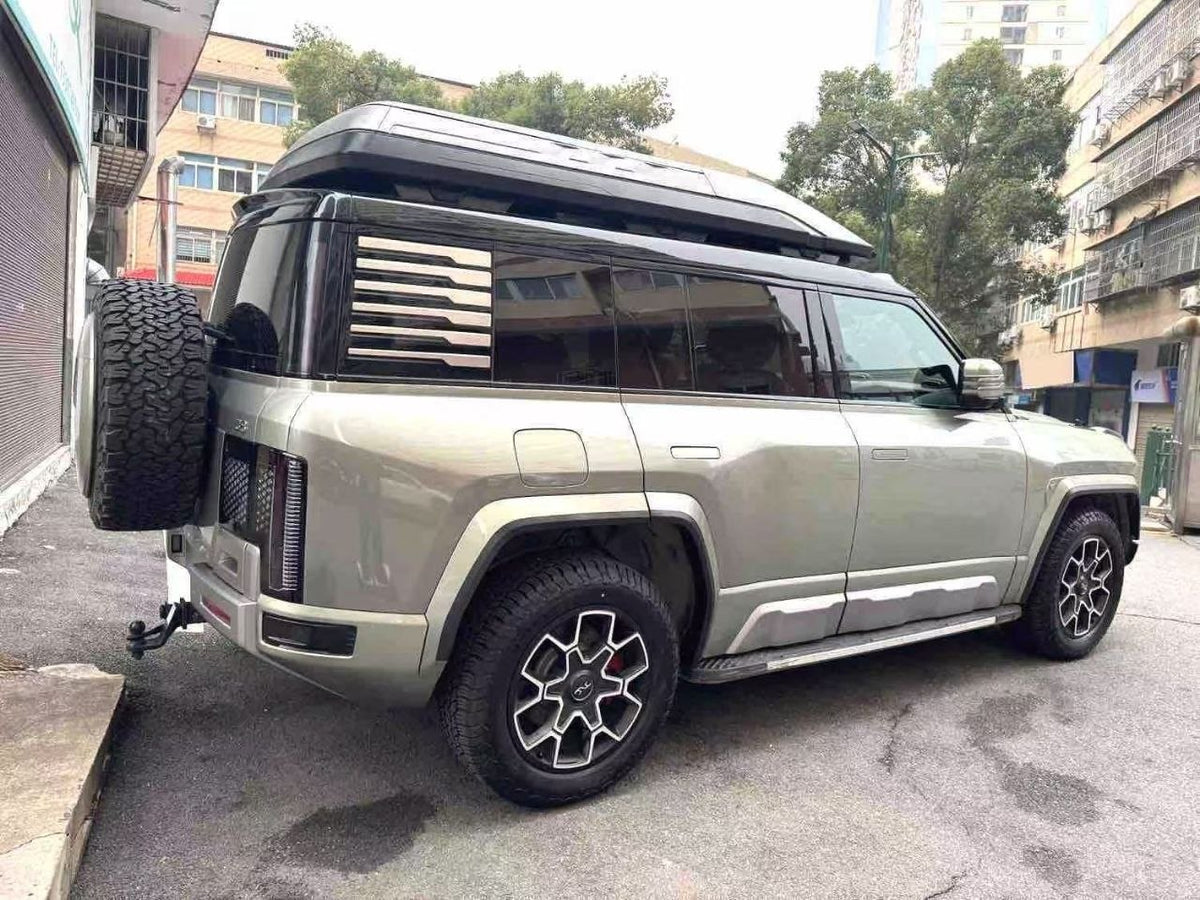 2025 Yangwang U8 Off-Road Master Edition