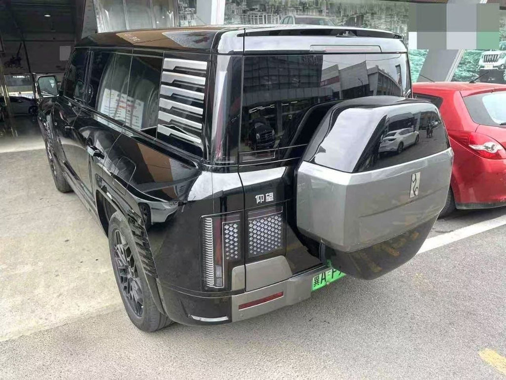 2025 Yangwang U8 Premium Edition