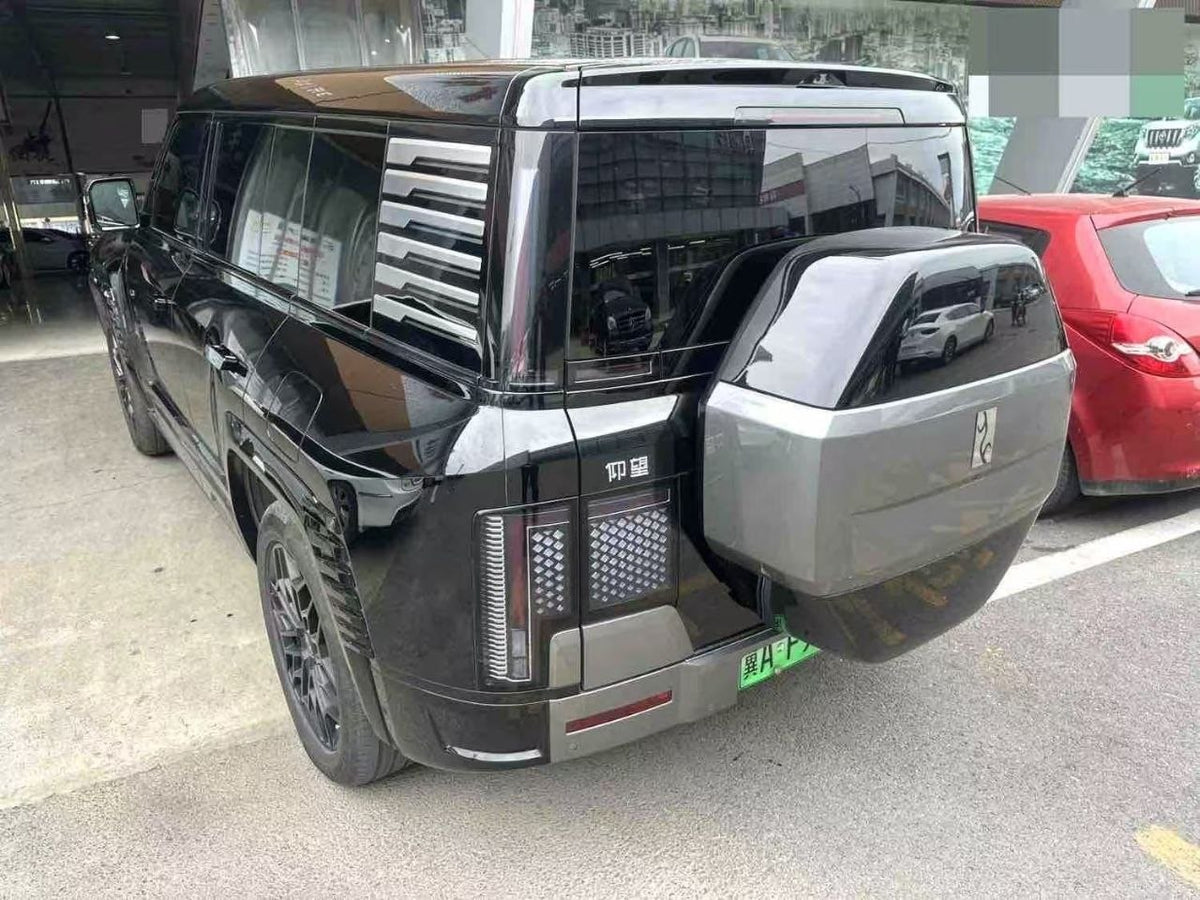 2025 Yangwang U8 Premium Edition