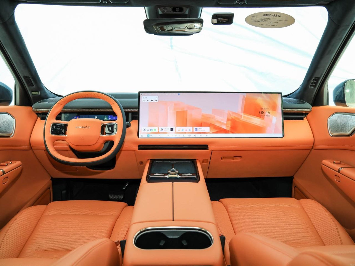 2025 Lynk & Co 900 2.0T EM-P Ultra 6-Seater