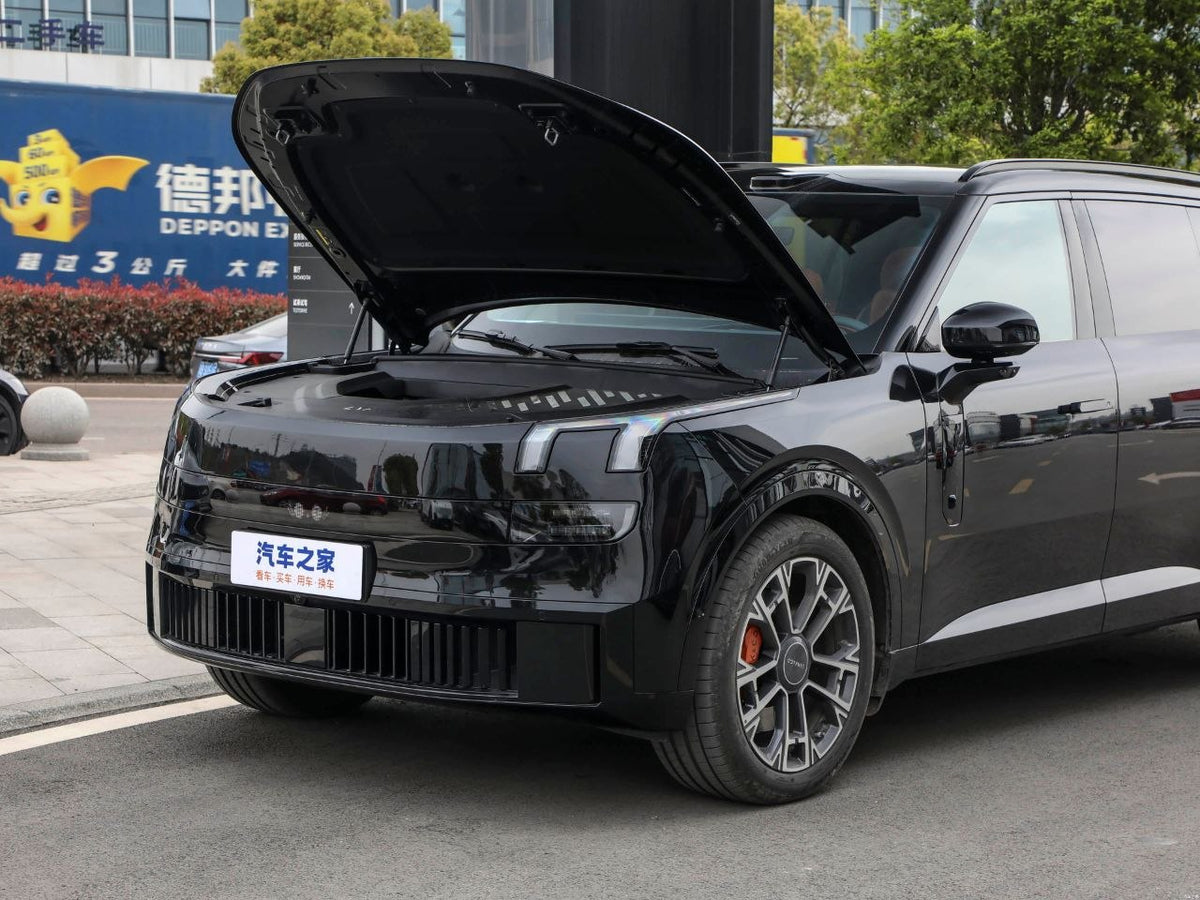 2025 Lynk & Co 900 1.5T EM-P Ultra 6-Seater | Black