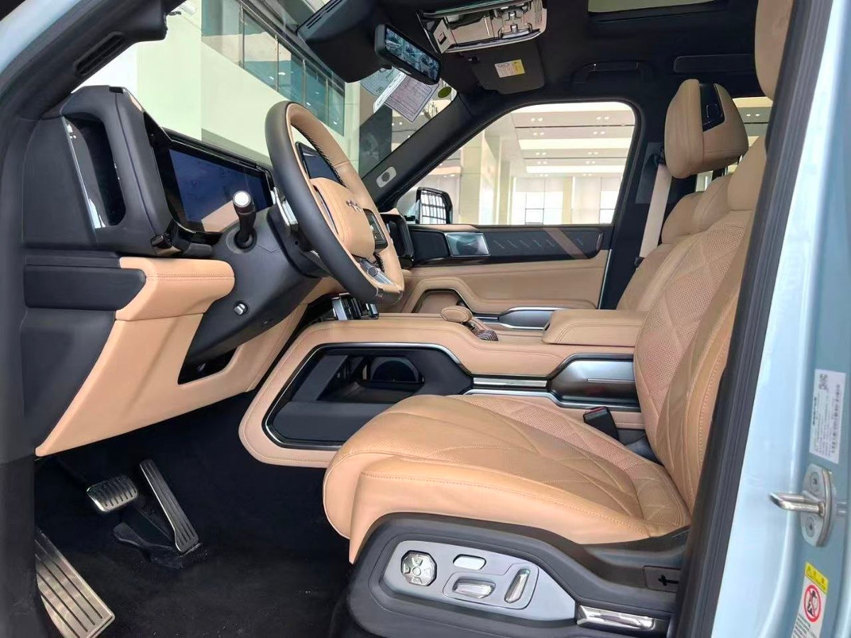 2025 BYD Leopard 8 PHEV Flagship Drone Edition