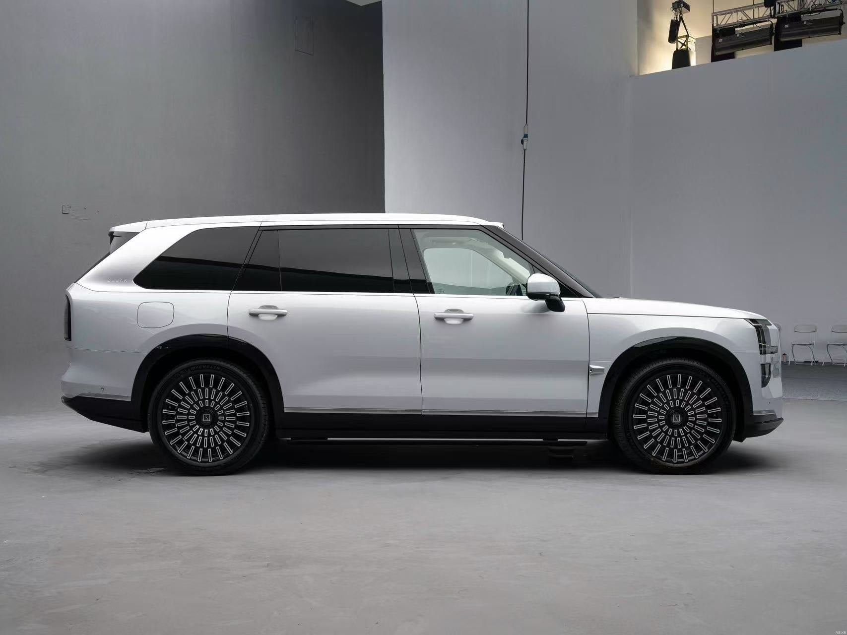 2026 Zeekr 9X Max | Flagship Luxury 6-Seater PHEV SUV