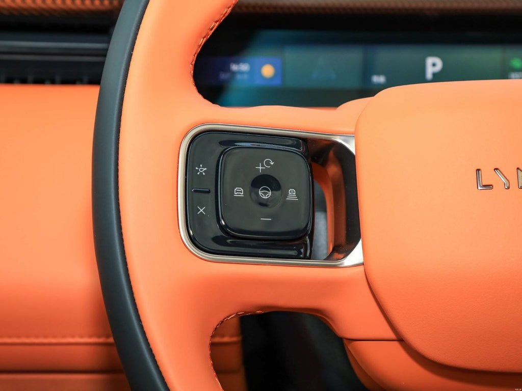 2025 Lynk & Co 900 2.0T EM-P Ultra 6-Seater