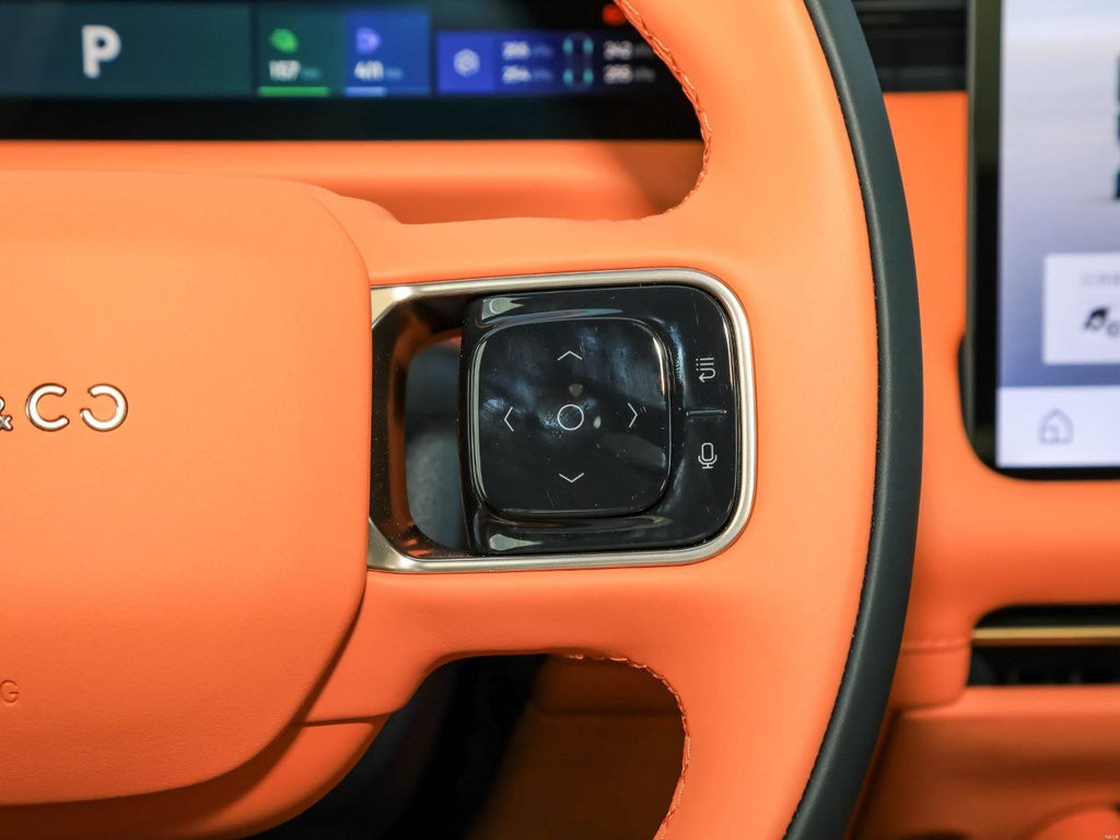 2025 Lynk & Co 900 2.0T EM-P Ultra 6-Seater